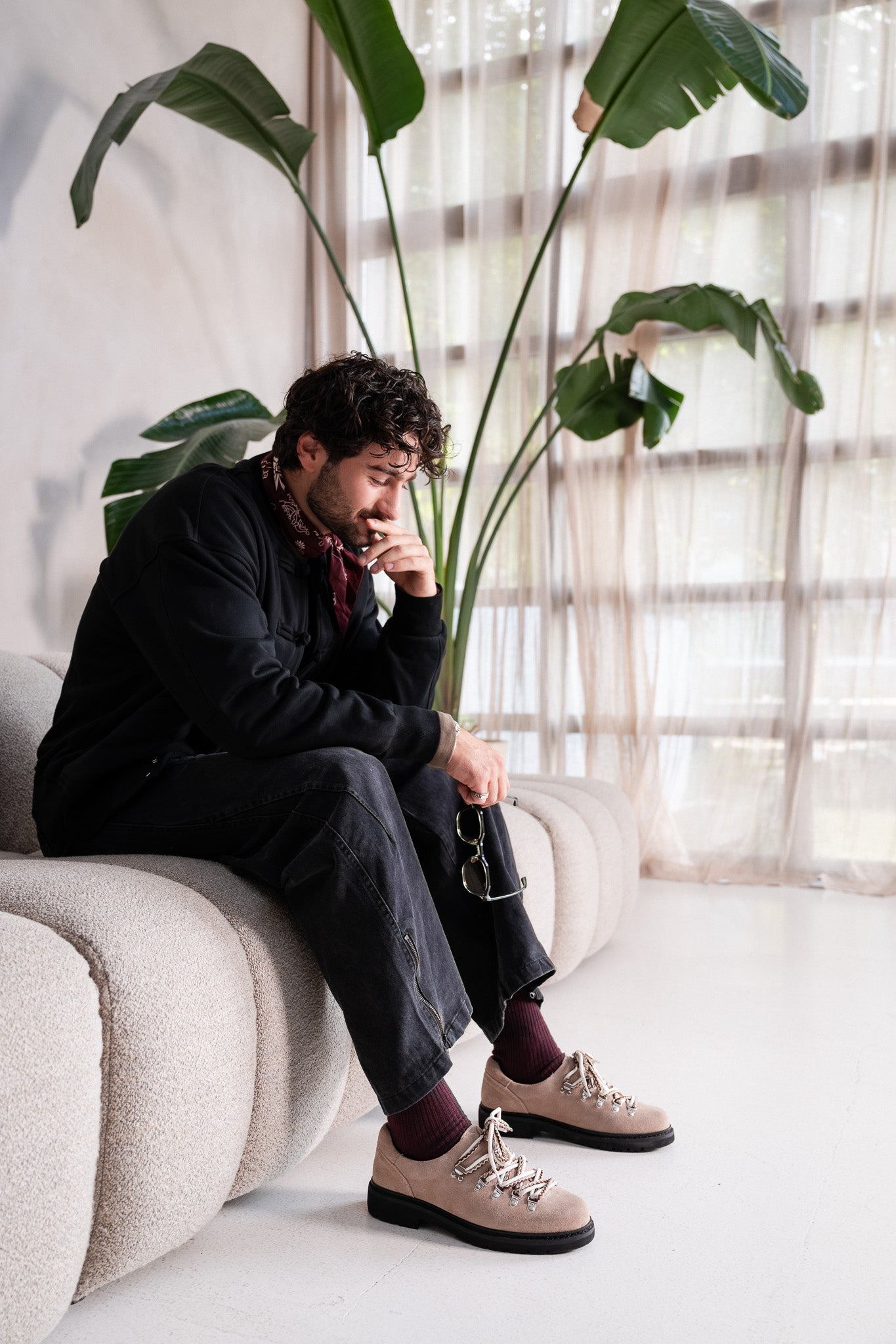 Best Black Baggy Jeans Outfit for Men in 2026 - Paper Straight