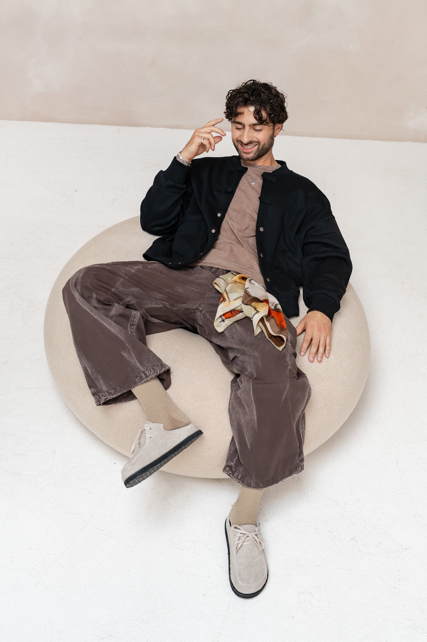 Best Outfit with Baggy Jeans for Men in 2026 - PaperStraight