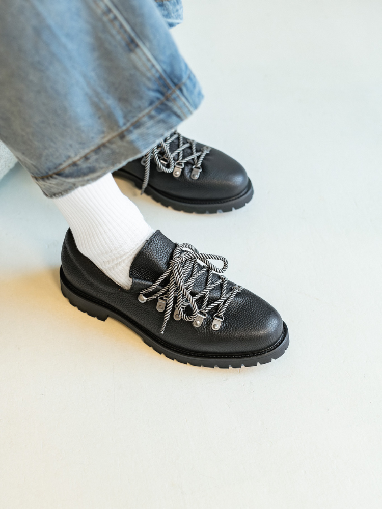Heritage Derby Schwarz Narbenleder