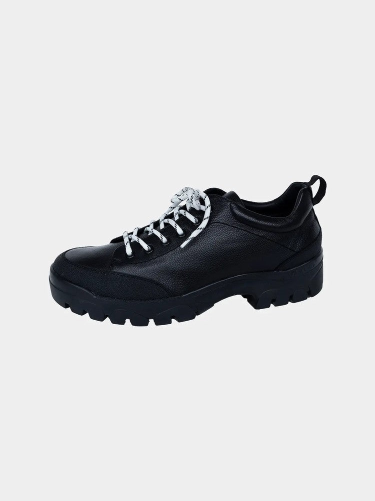 Paper Straight Alpine Hiker Black — three-quarter view, pair