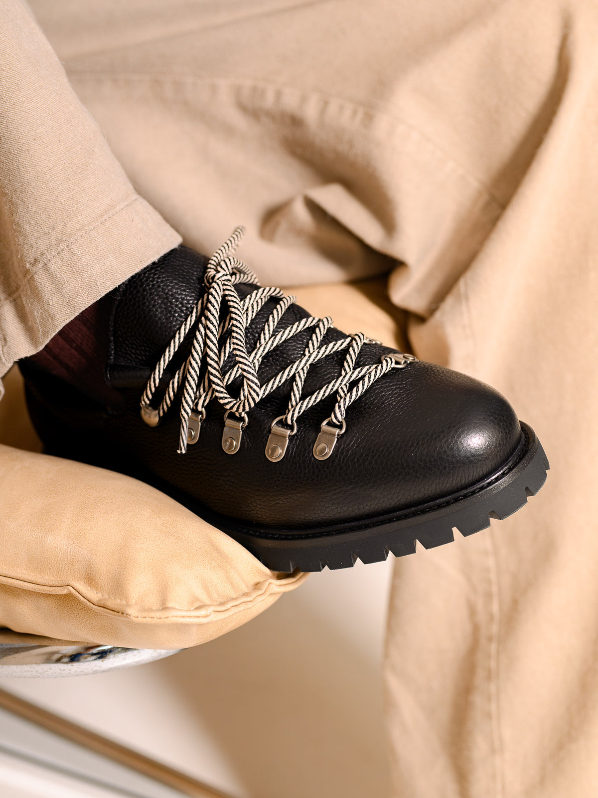Paper Straight Heritage Derby Black Grain — close-up of grain leather, rope laces and D-rings