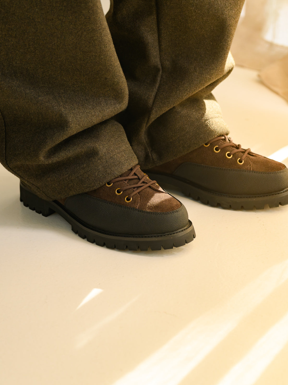 Paper Straight Ridgeworks Low Coffee — pair worn with wool trousers