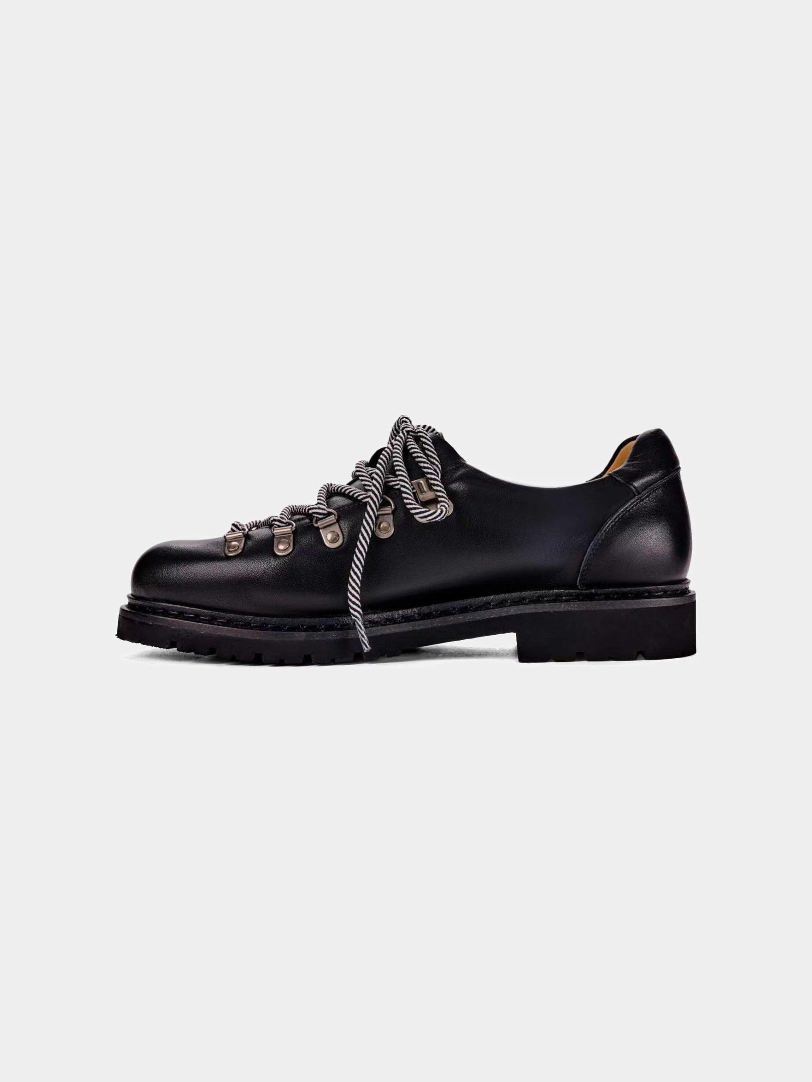 Paper Straight Summit Derby Signature black — side profile, inner