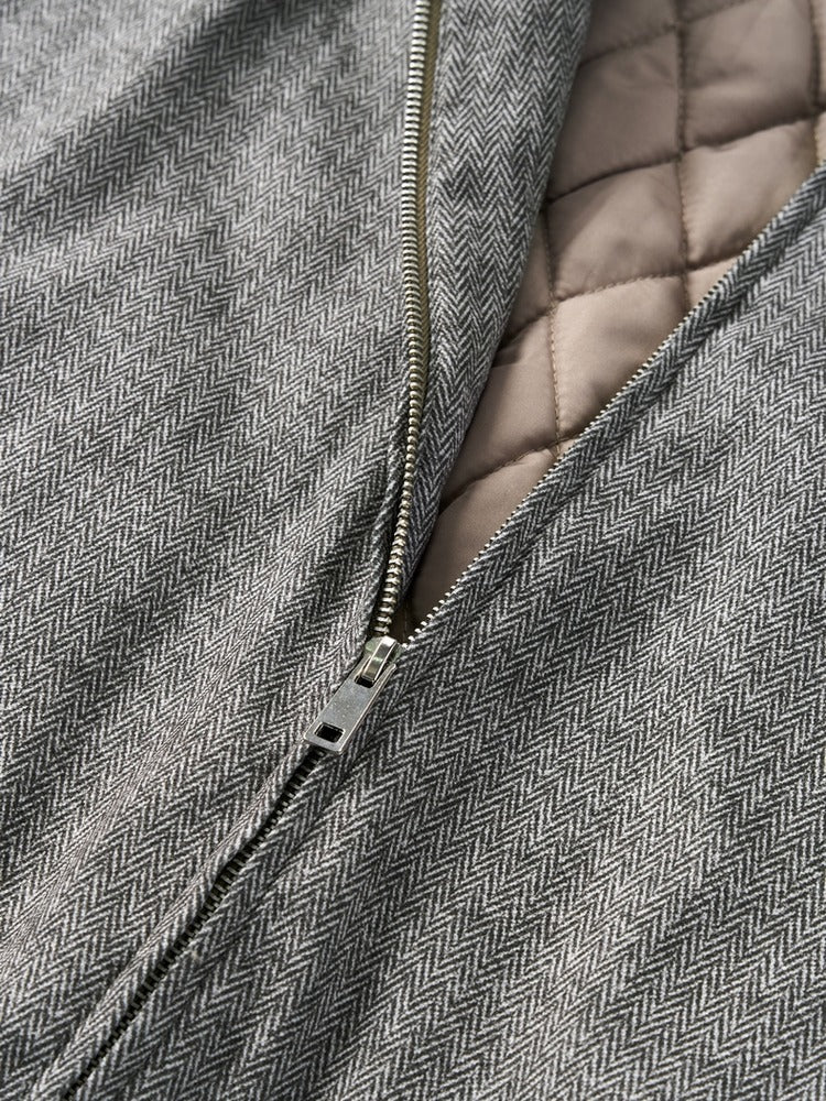 Fell Jacket in Grey, front zip and quilted lining detail