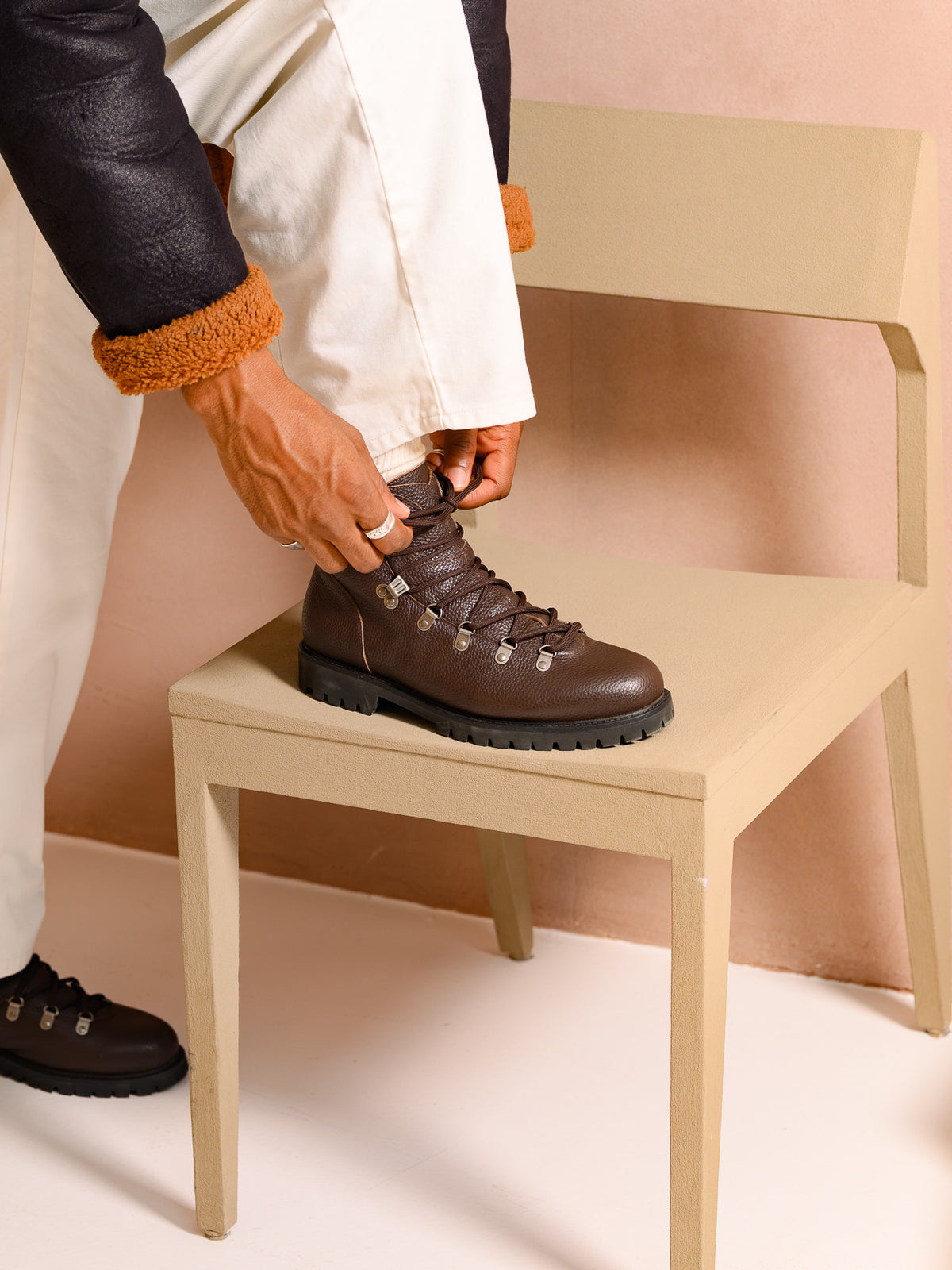 Paper Straight Ridgeworks High Brown Grain — tying the laces