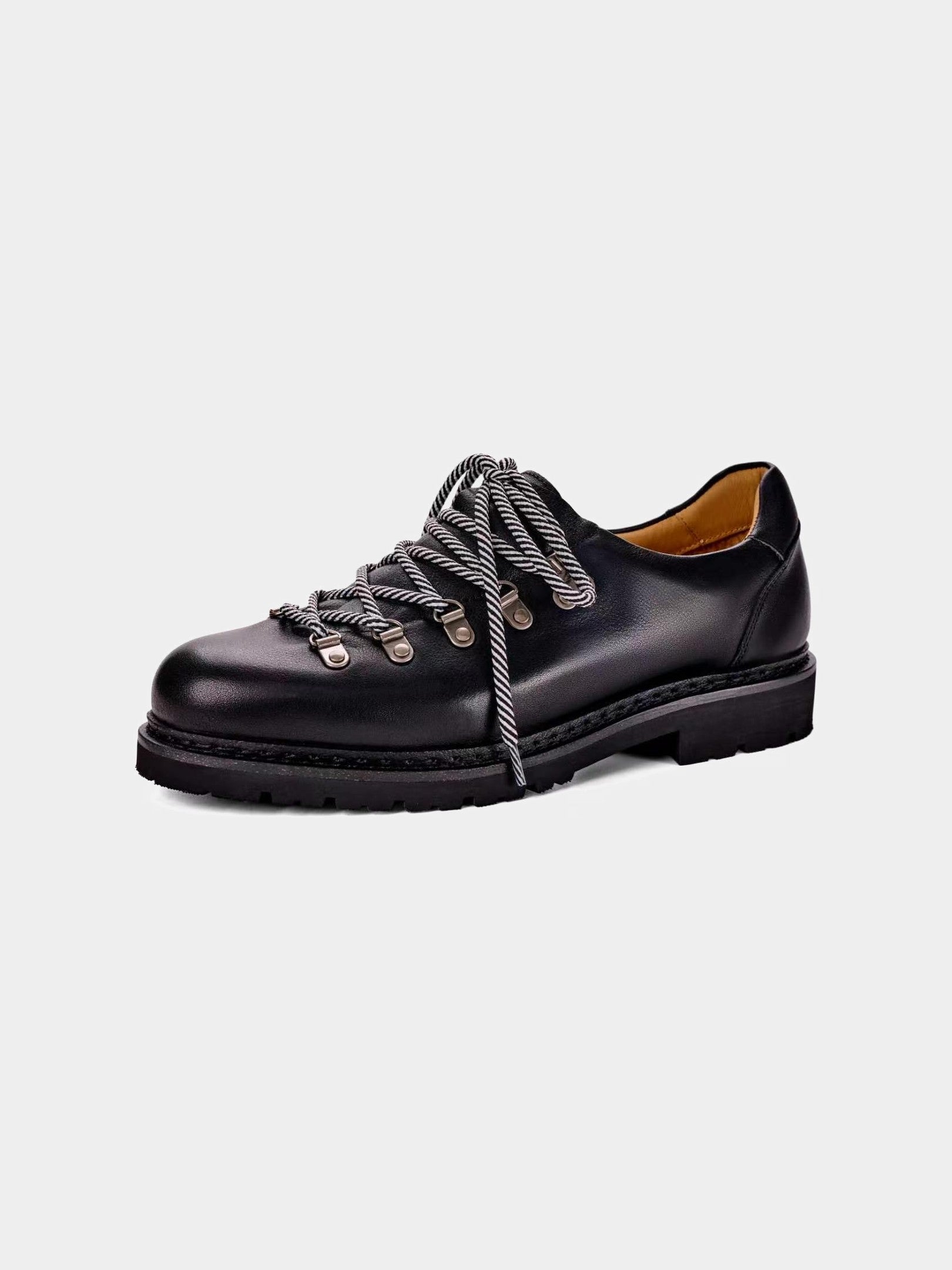 Paper Straight Summit Derby Signature black — three-quarter view