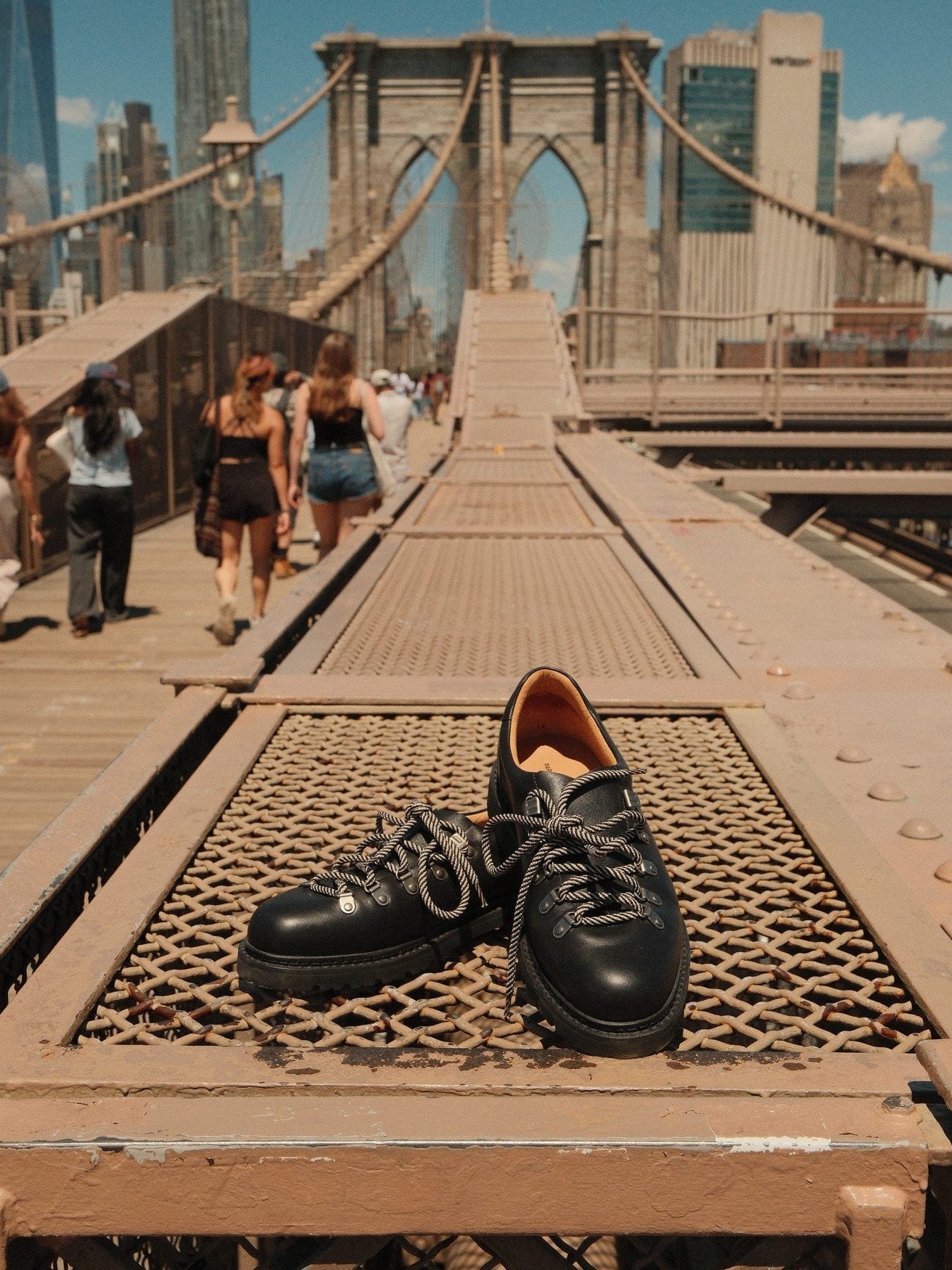 Paper Straight Summit Derby Signature black — on location, Brooklyn Bridge